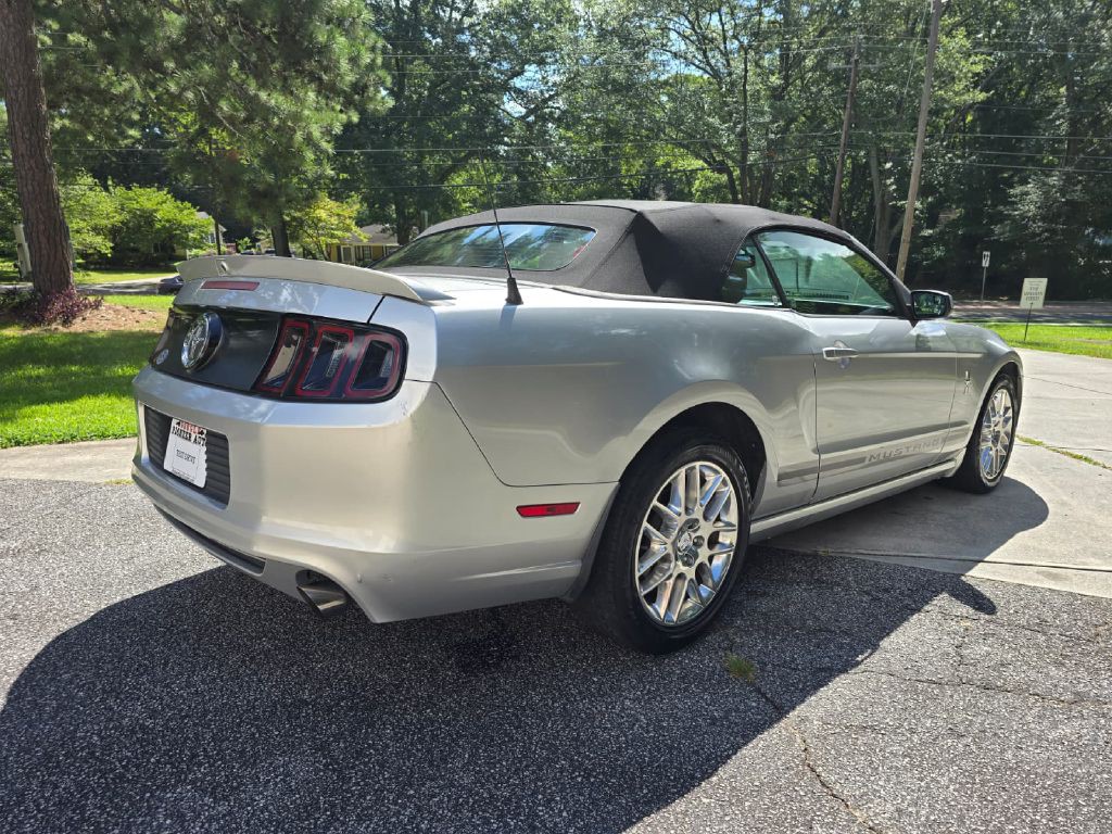 2013 Ford Mustang Image 37