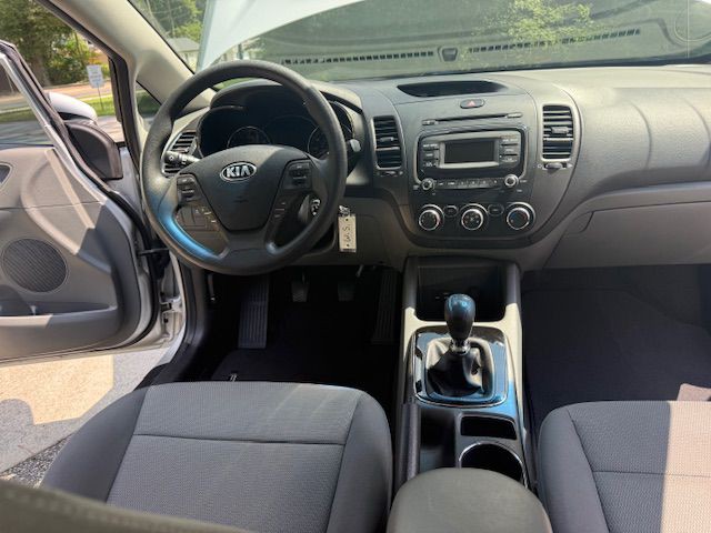 2018 Kia Forte Image 16