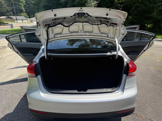 2018 Kia Forte Image 18