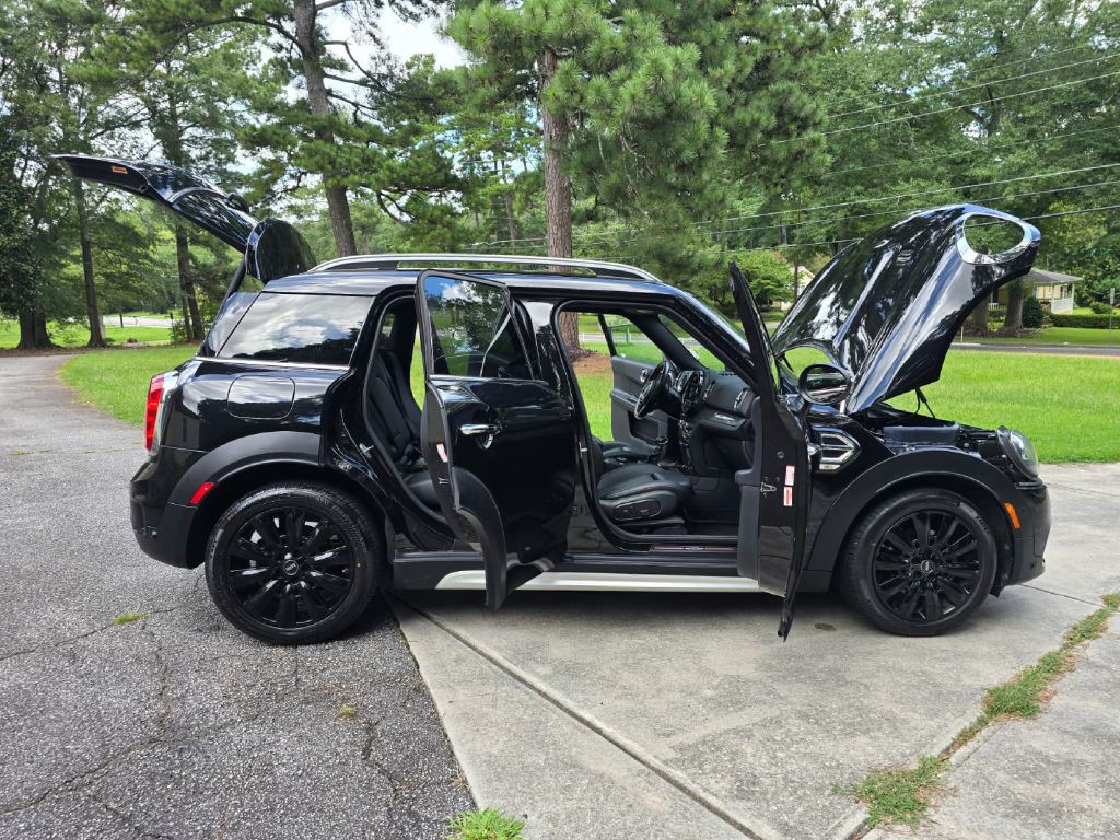 2018 MINI Cooper Image 1
