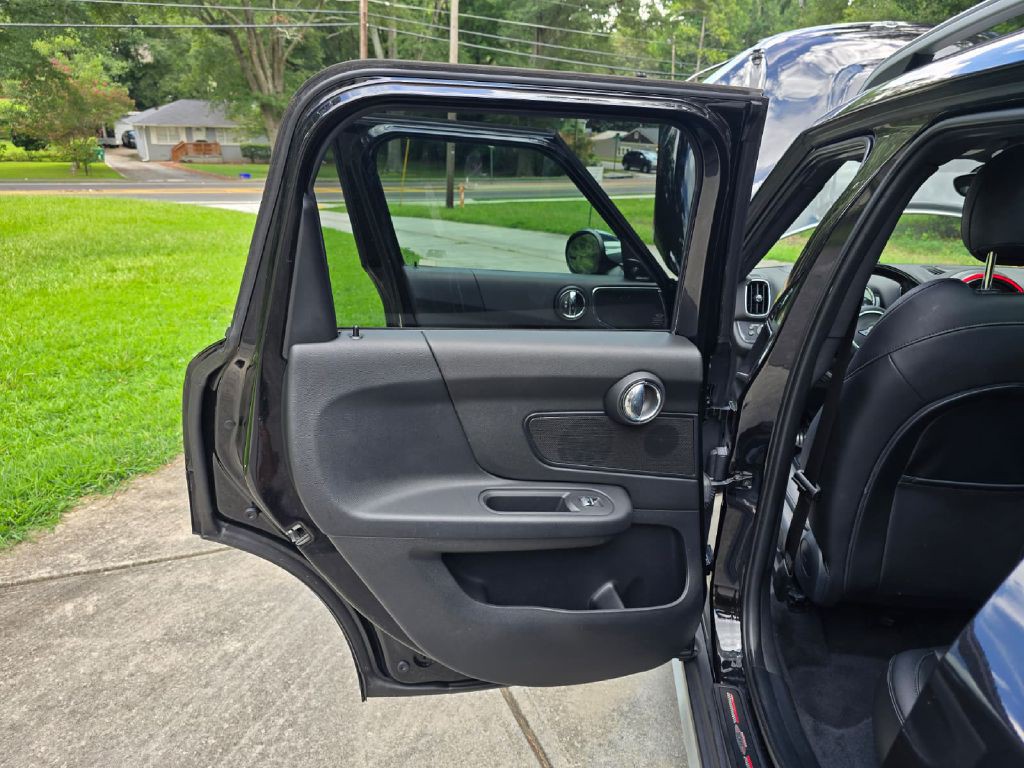 2018 MINI Cooper Image 17