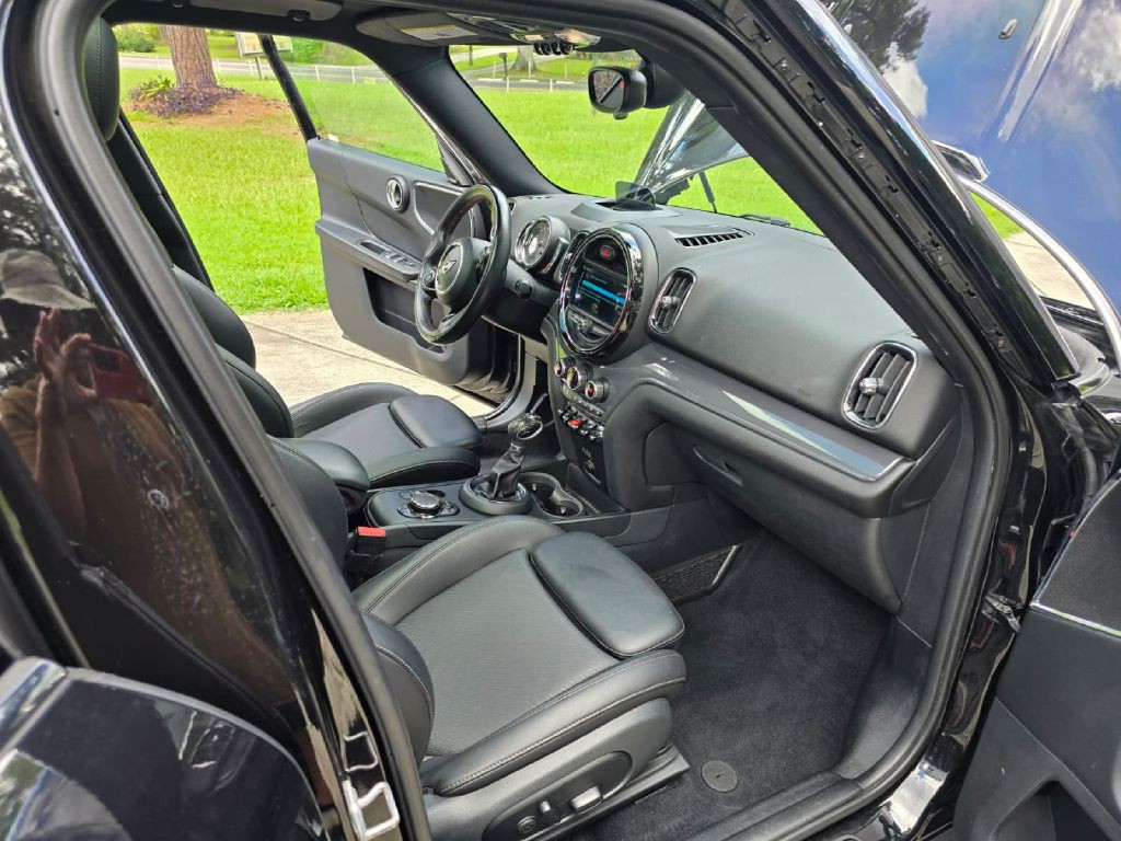 2018 MINI Cooper Image 26