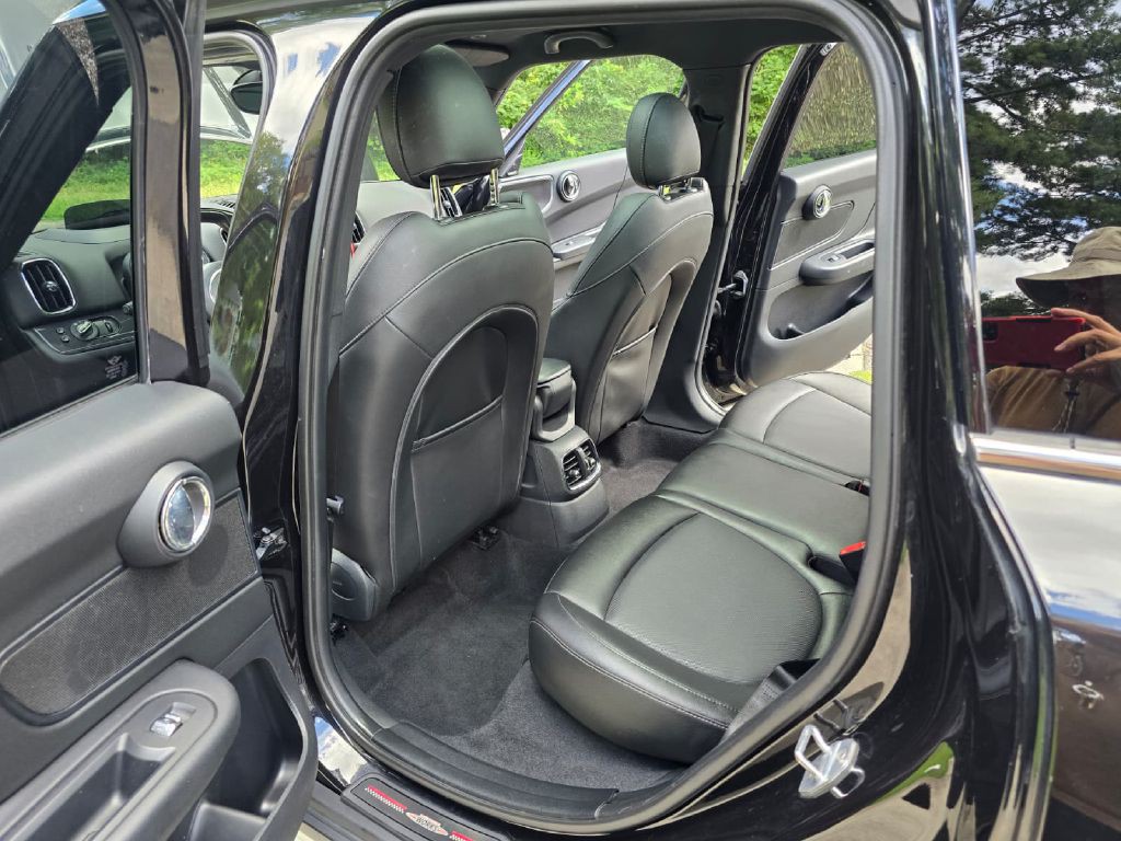 2018 MINI Cooper Image 30