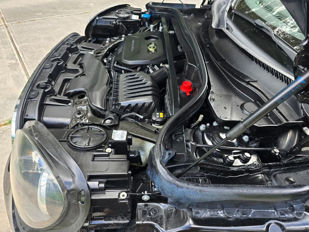 2018 MINI Cooper Image 31