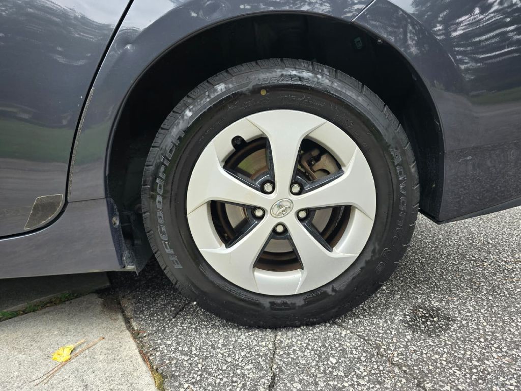 2013 Toyota Prius Image 17