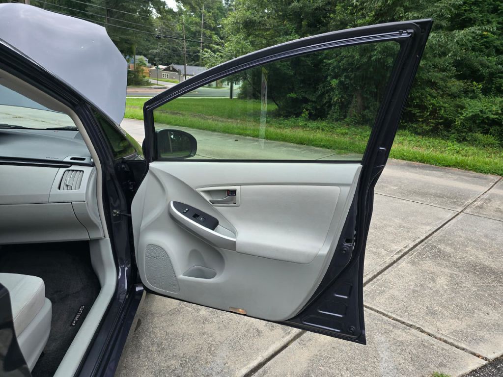 2013 Toyota Prius Image 18