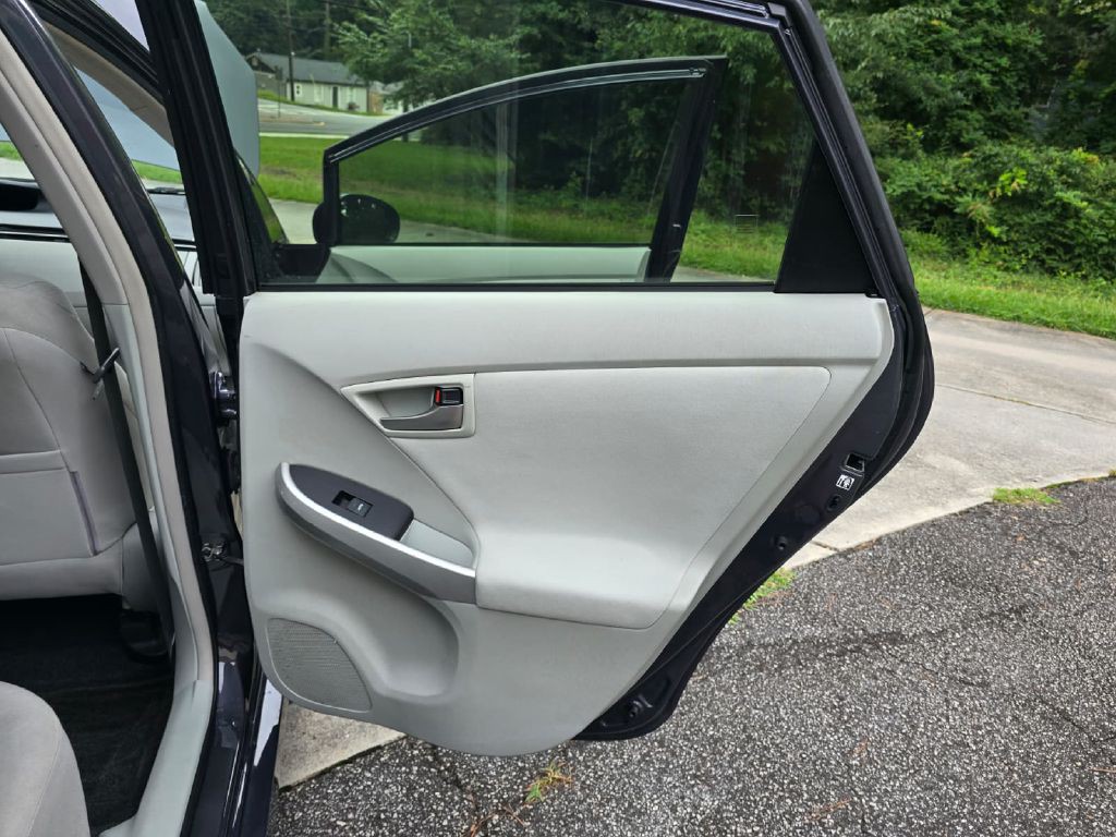 2013 Toyota Prius Image 19