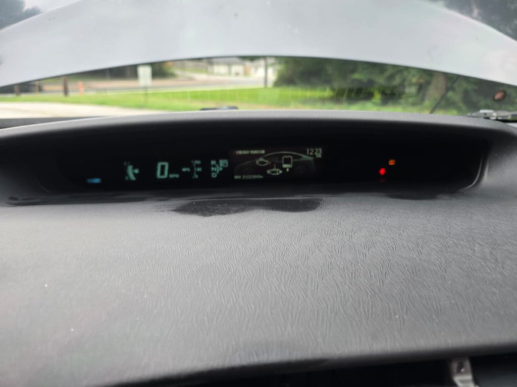 2013 Toyota Prius Image 21