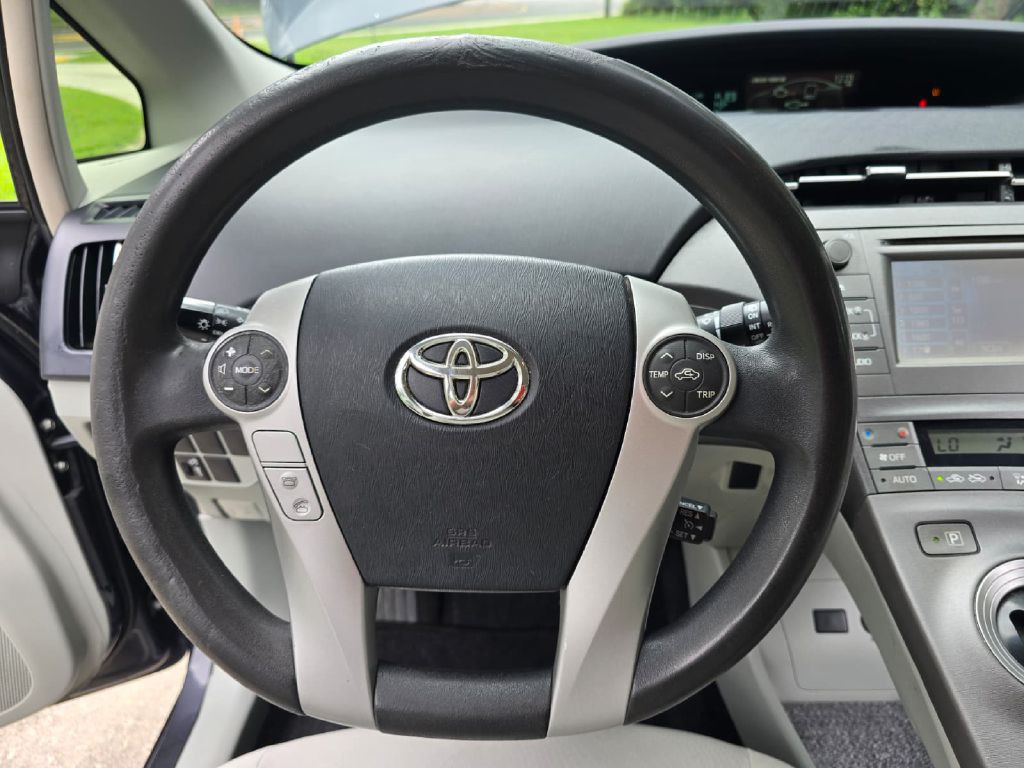 2013 Toyota Prius Image 23