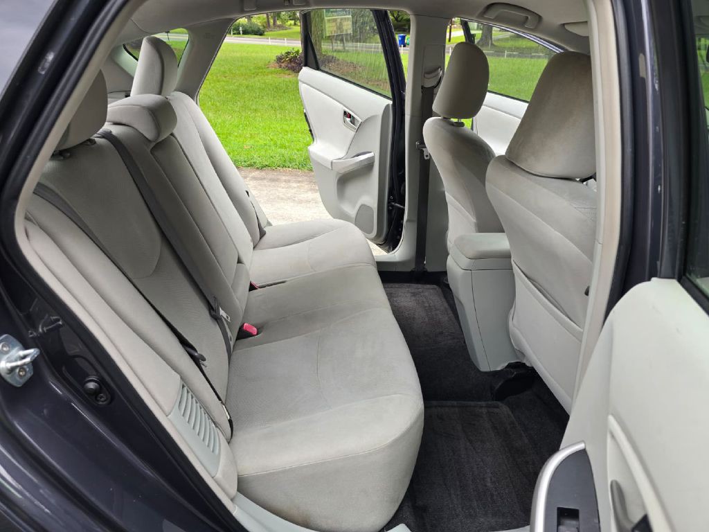 2013 Toyota Prius Image 25