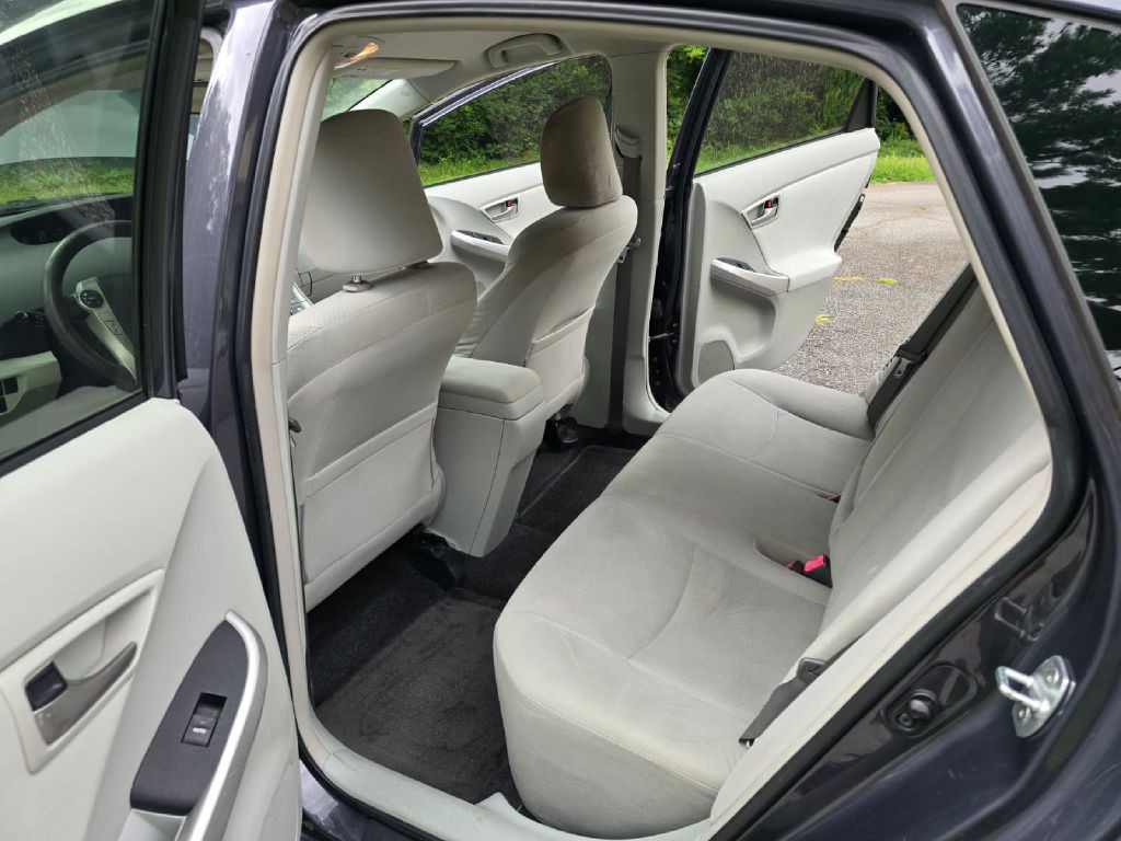 2013 Toyota Prius Image 26