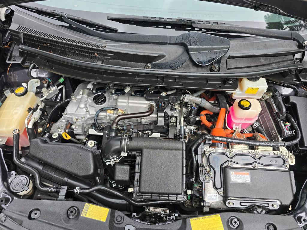 2013 Toyota Prius Image 28