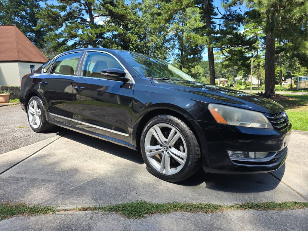 2012 Volkswagen Passat Image 2