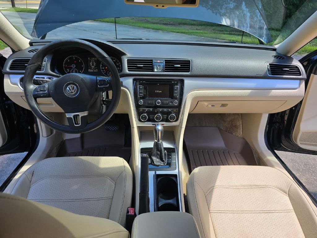 2012 Volkswagen Passat Image 5