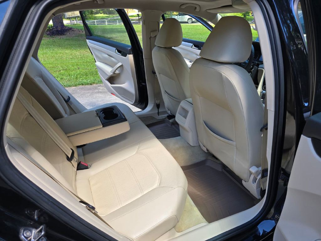 2012 Volkswagen Passat Image 6