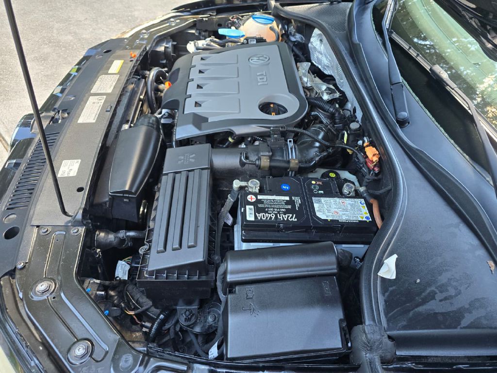 2012 Volkswagen Passat Image 28