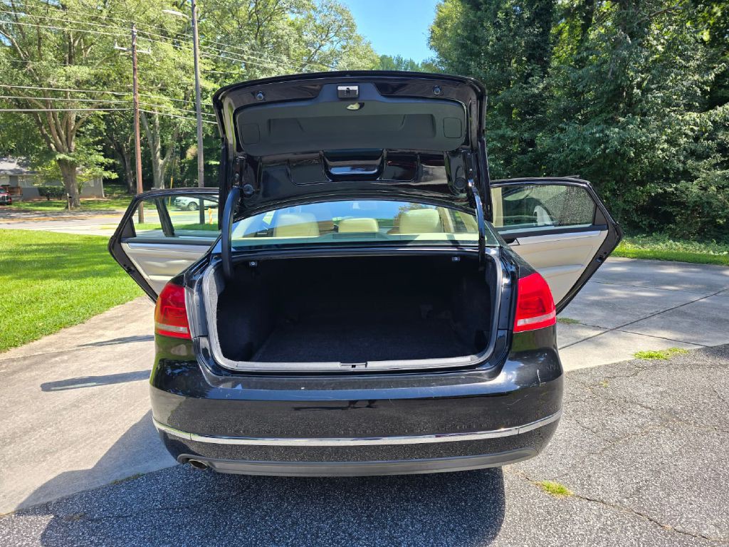 2012 Volkswagen Passat Image 31