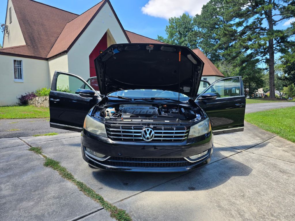 2012 Volkswagen Passat Image 35