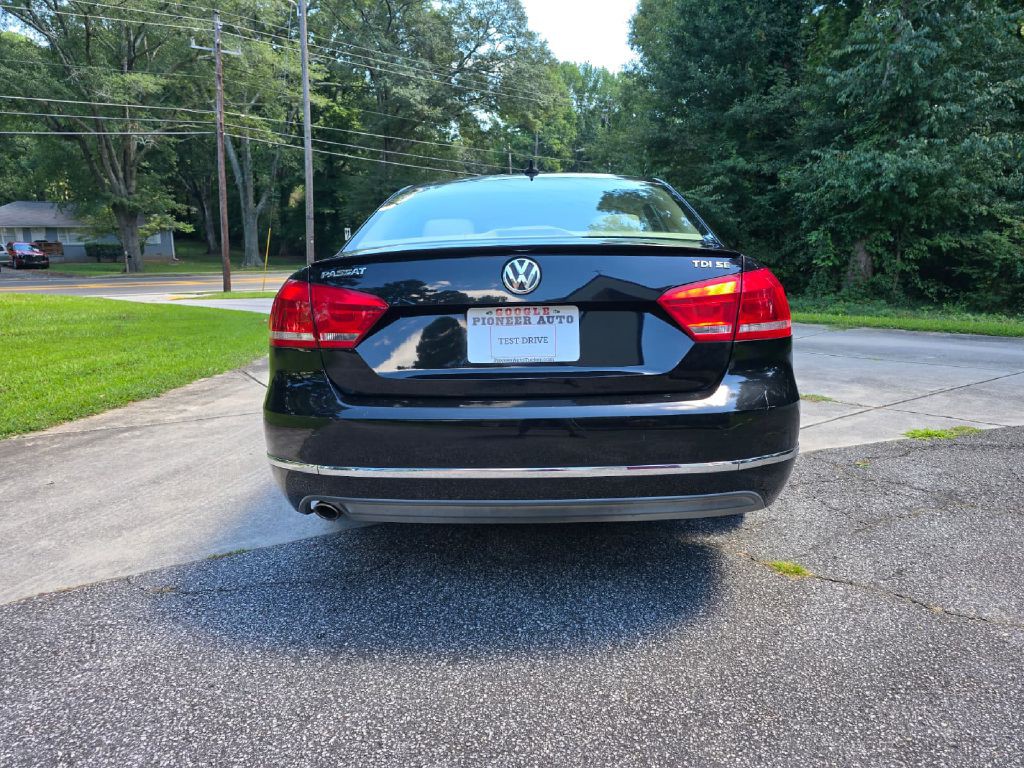 2012 Volkswagen Passat Image 37