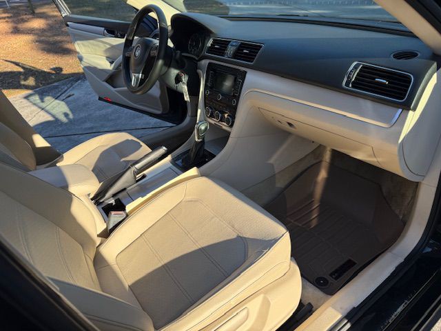 2012 Volkswagen Passat Image 6