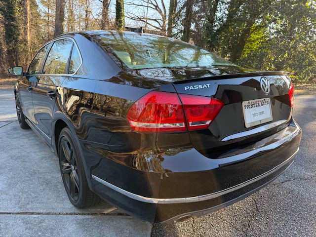 2012 Volkswagen Passat Image 18
