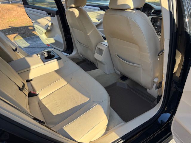 2012 Volkswagen Passat Image 26