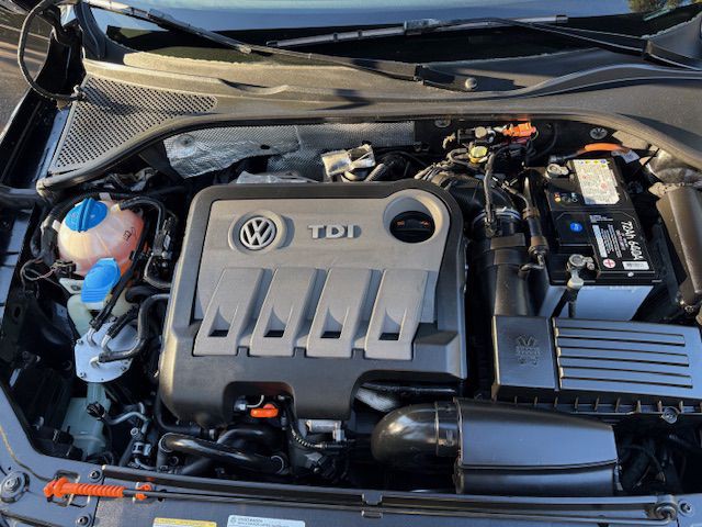 2012 Volkswagen Passat Image 33