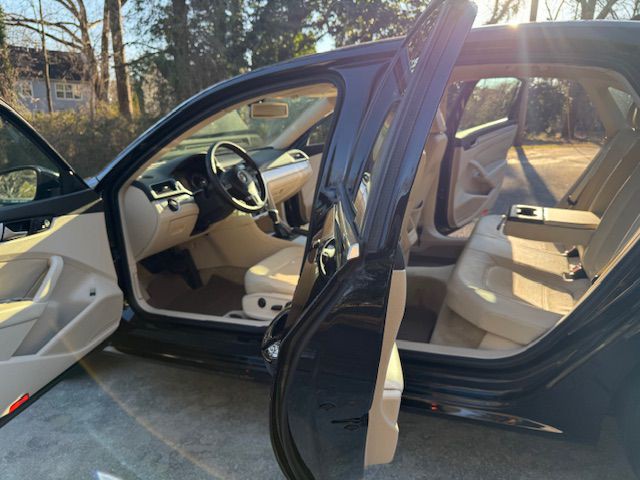 2012 Volkswagen Passat Image 36