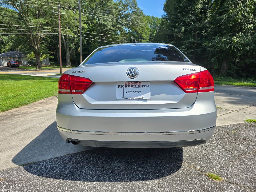 2014 Volkswagen Passat Image 3