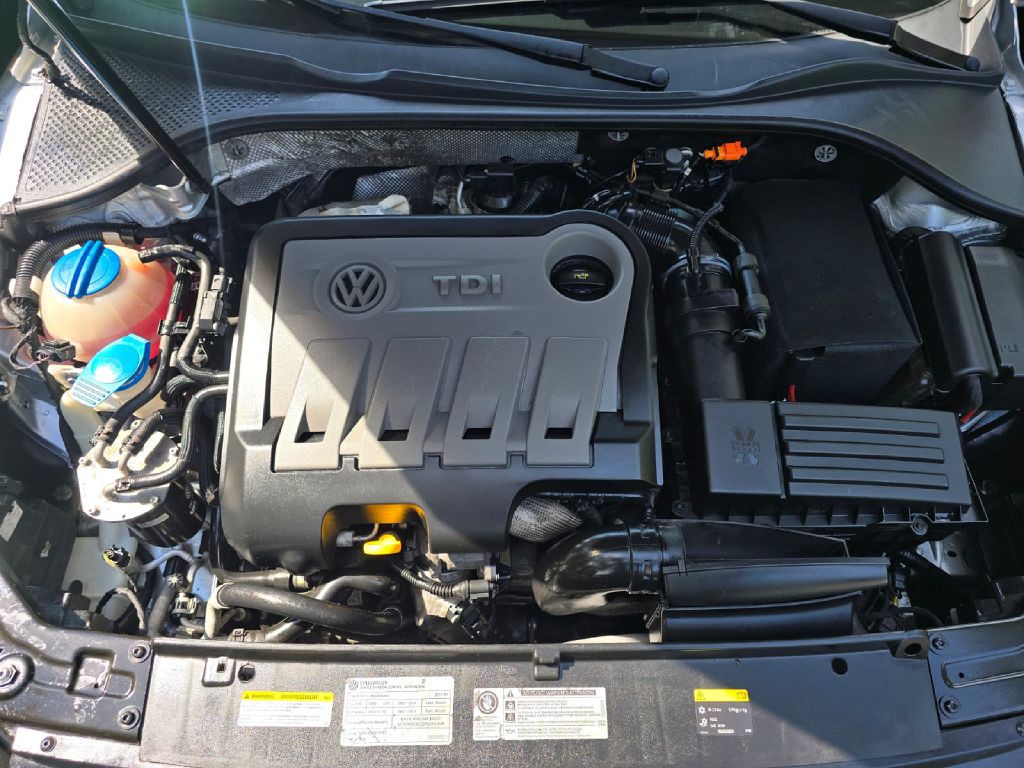 2014 Volkswagen Passat Image 7