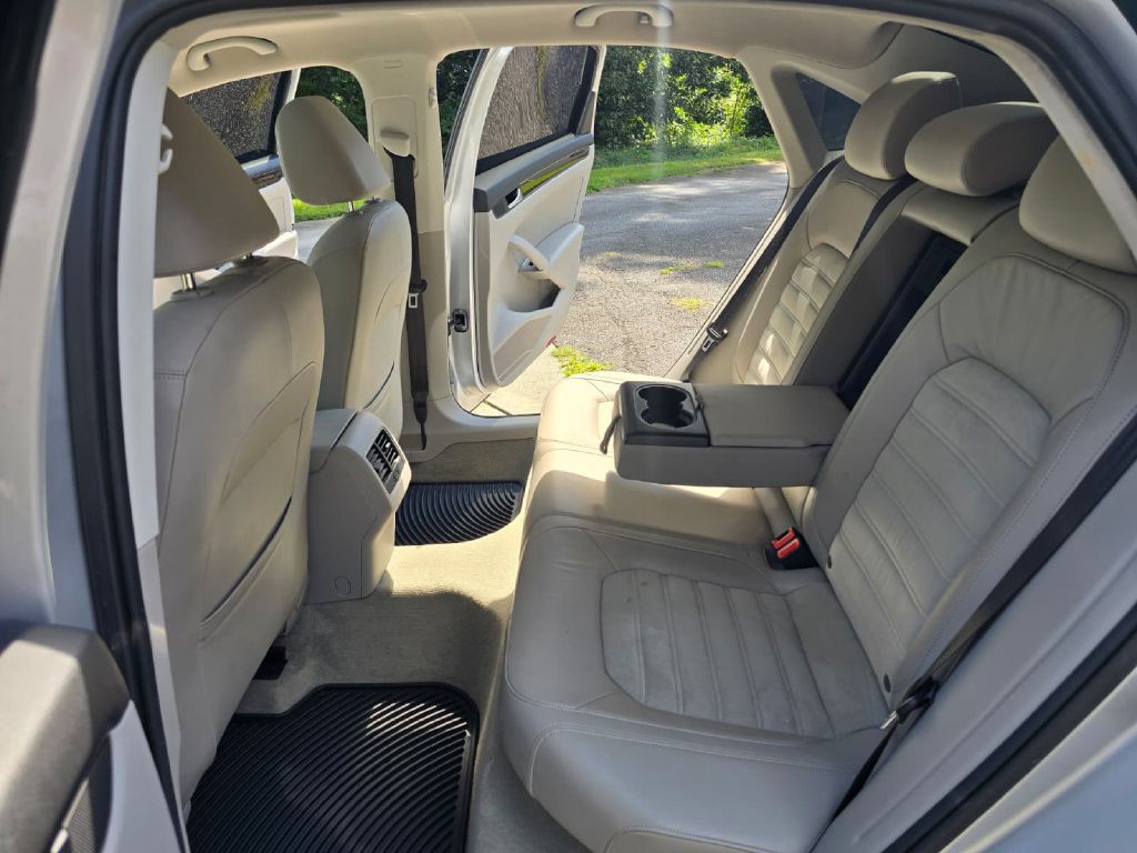 2014 Volkswagen Passat Image 8