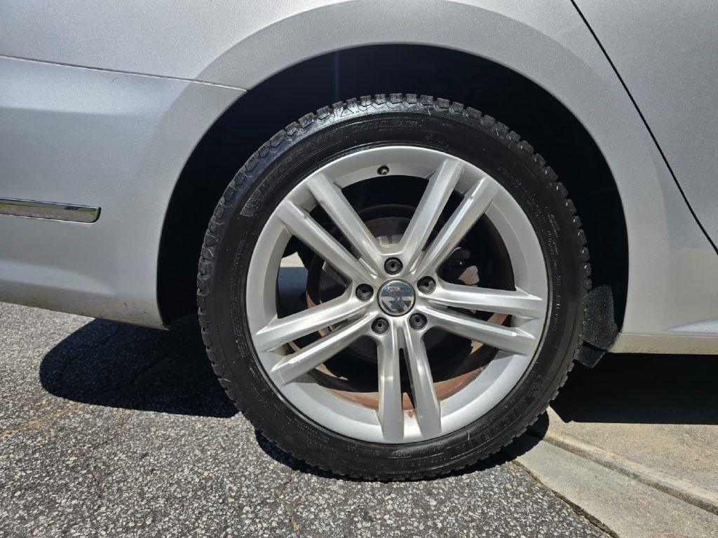 2014 Volkswagen Passat Image 11