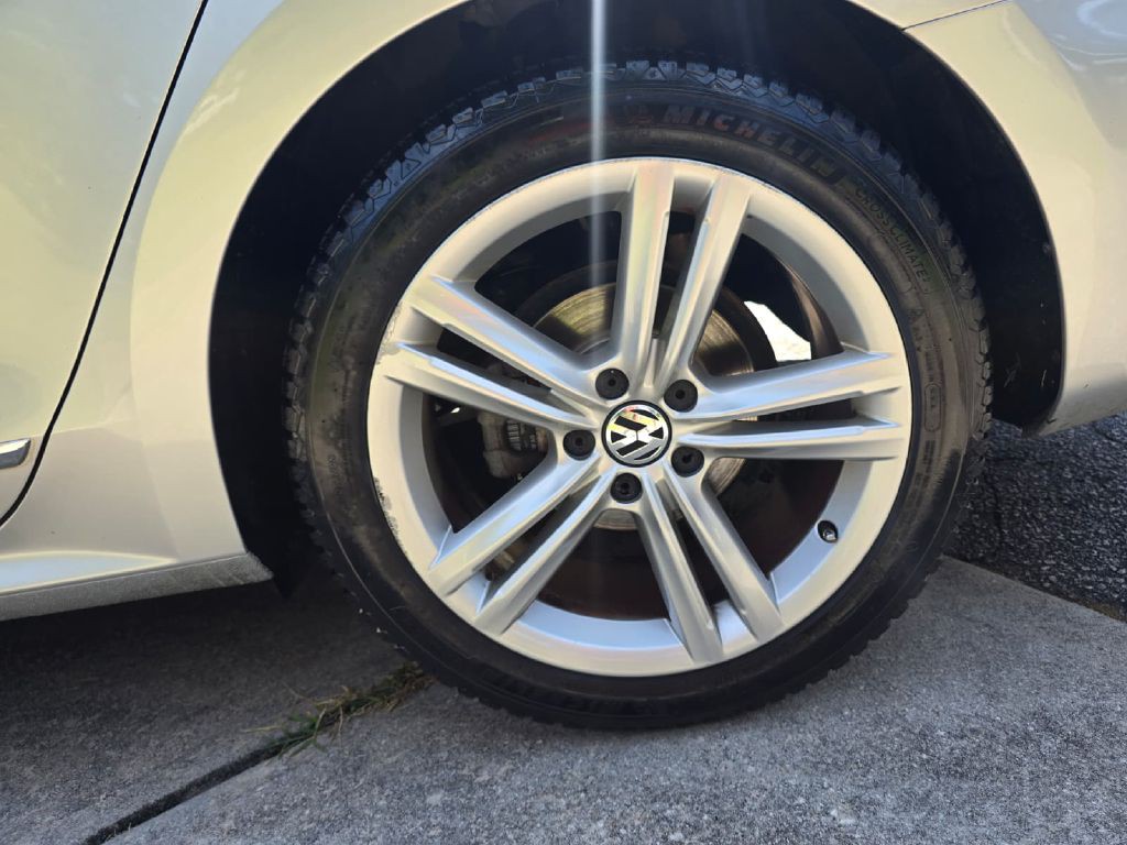2014 Volkswagen Passat Image 12