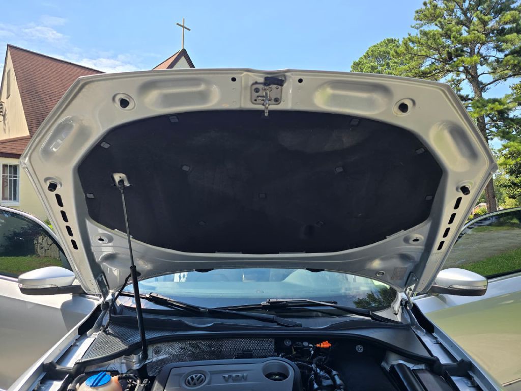2014 Volkswagen Passat Image 29