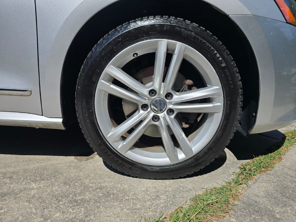 2014 Volkswagen Passat Image 41