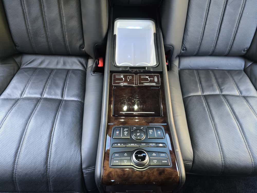 2011 Hyundai Equus Image 8