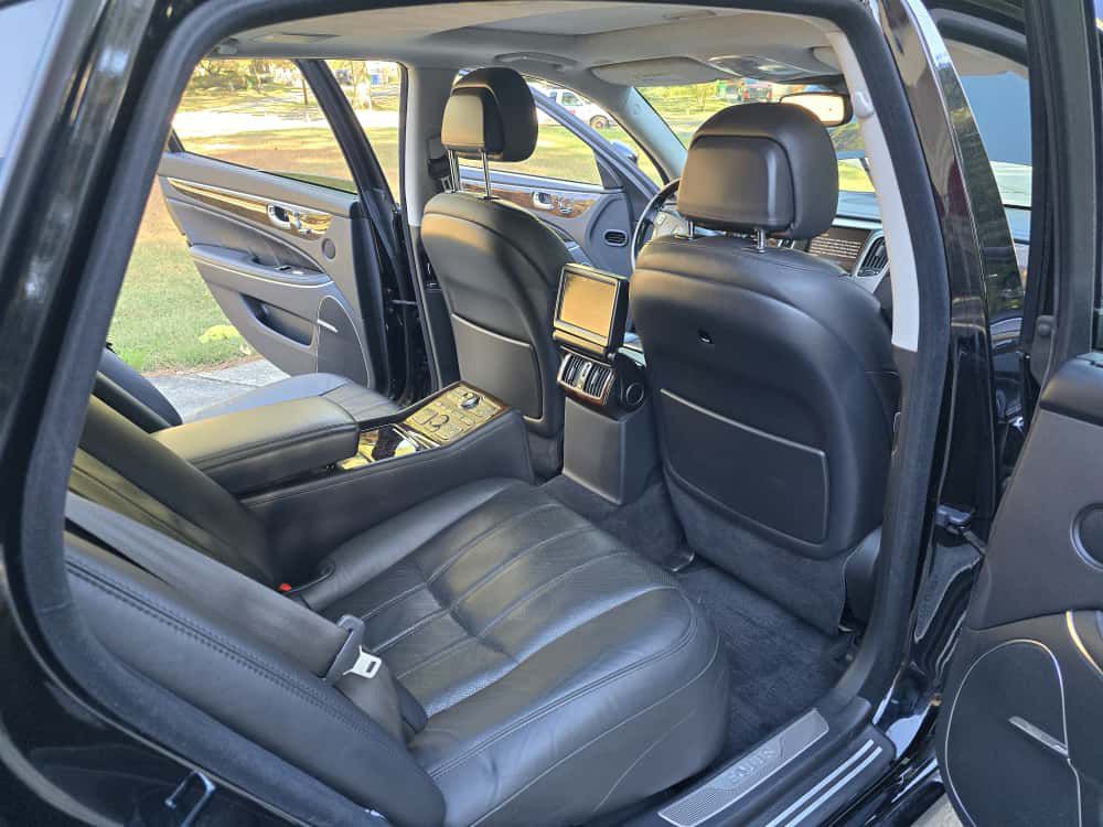 2011 Hyundai Equus Image 23