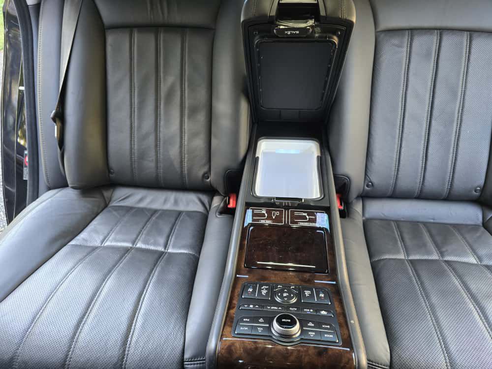 2011 Hyundai Equus Image 28