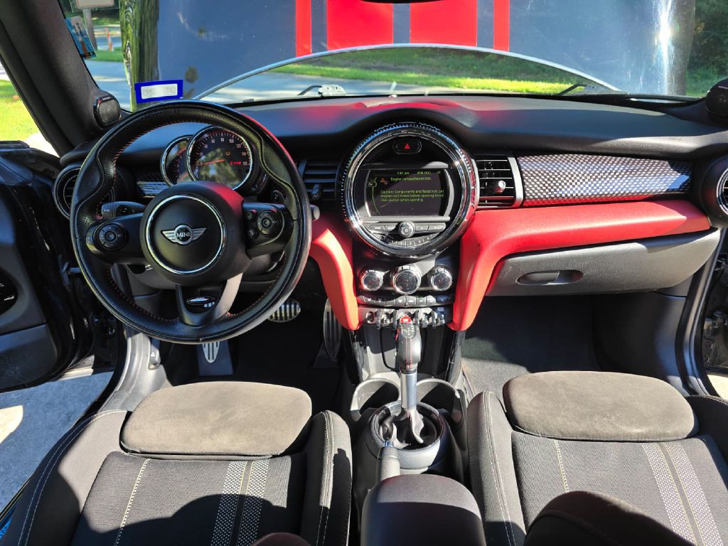 2018 MINI Cooper Image 8