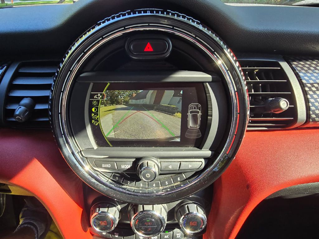 2018 MINI Cooper Image 9