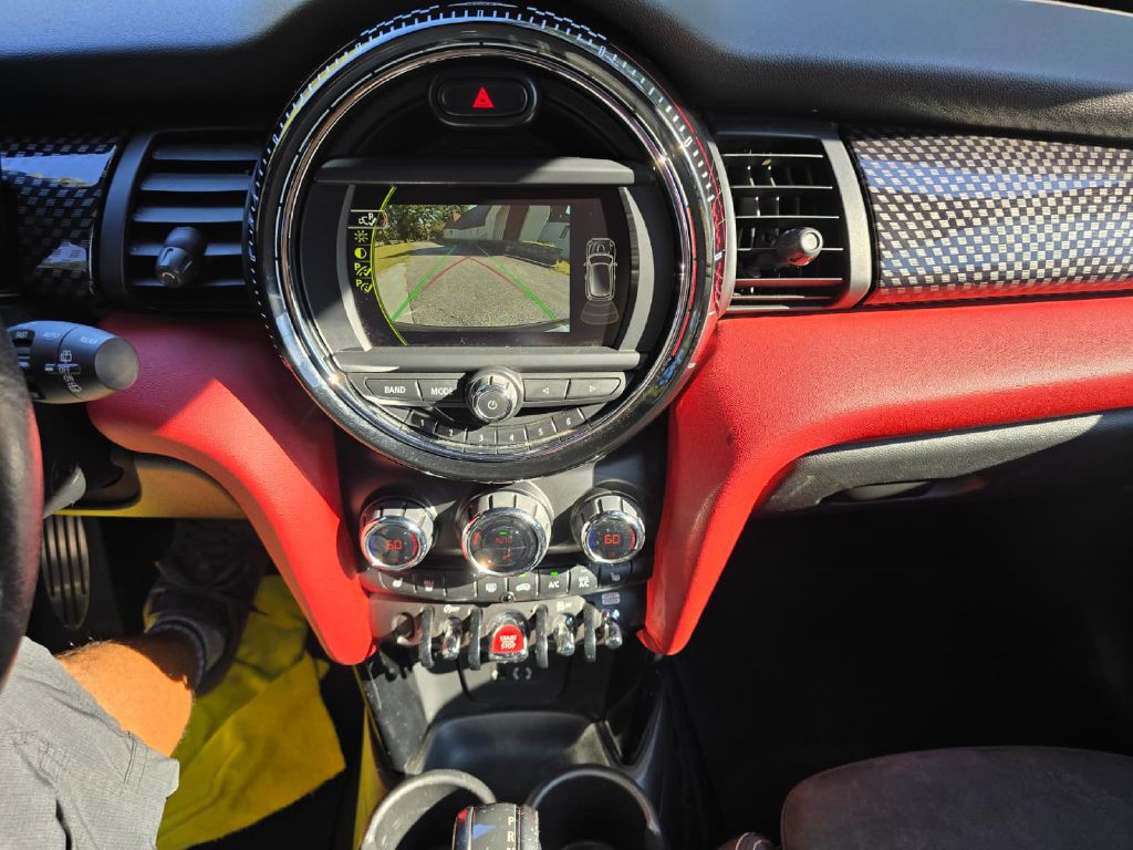 2018 MINI Cooper Image 13