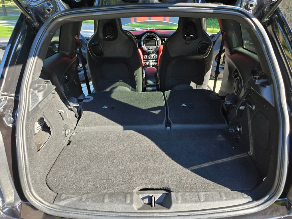 2018 MINI Cooper Image 16
