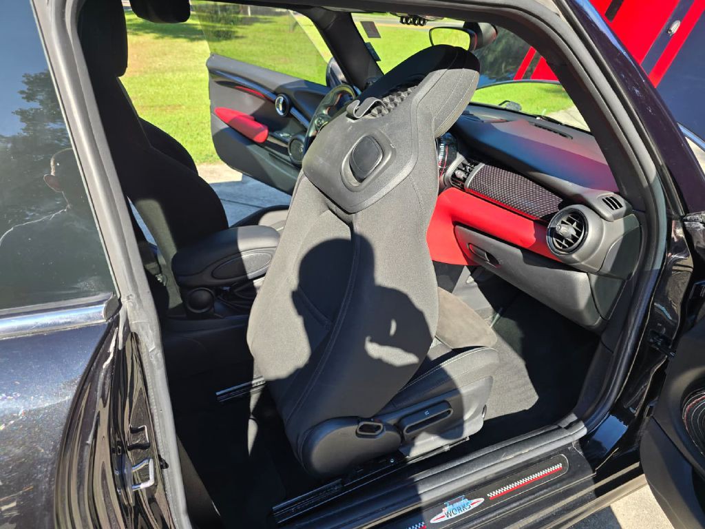 2018 MINI Cooper Image 22