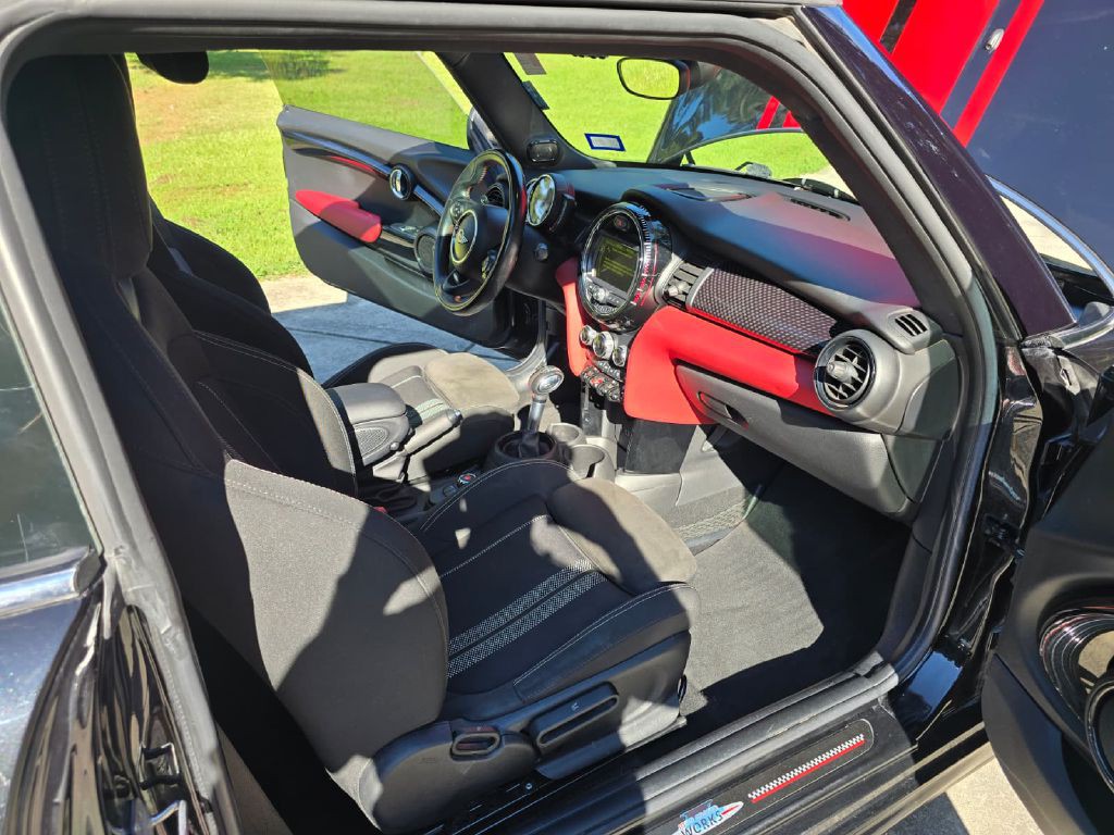2018 MINI Cooper Image 26