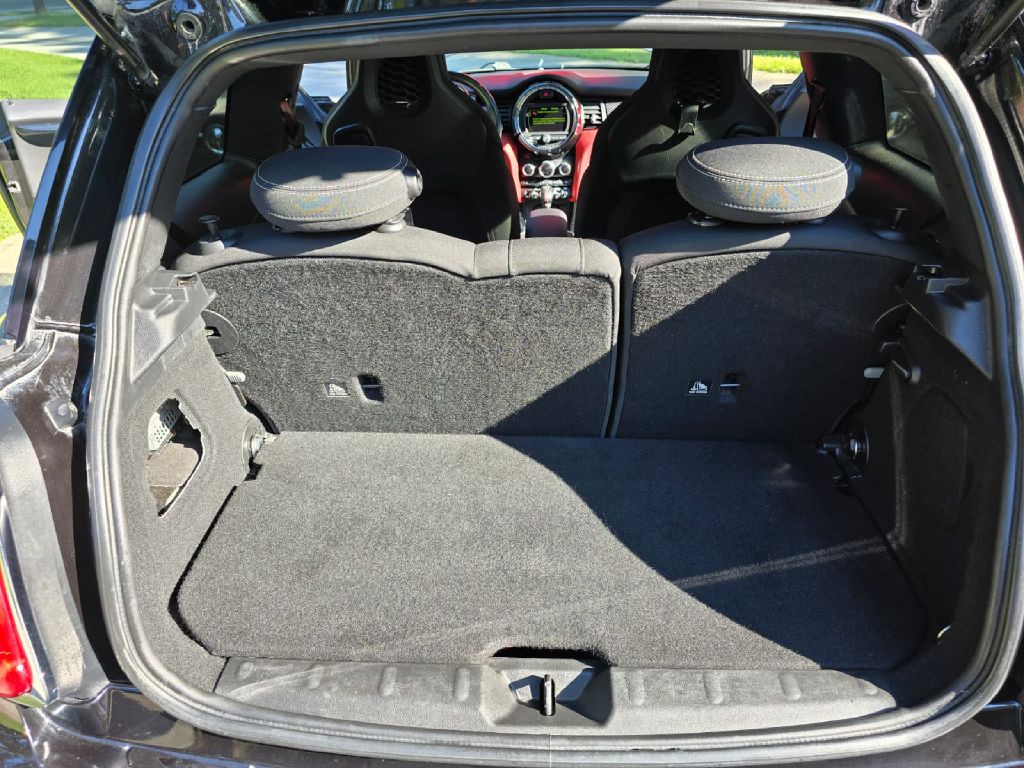 2018 MINI Cooper Image 30