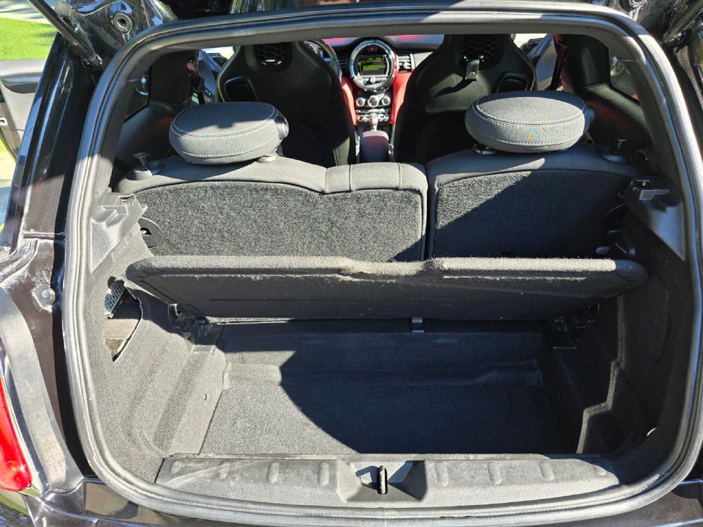 2018 MINI Cooper Image 31