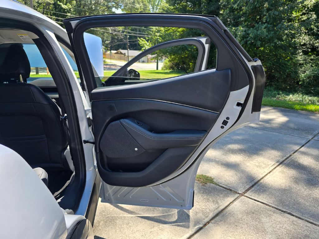 2021 Ford Mustang Image 28
