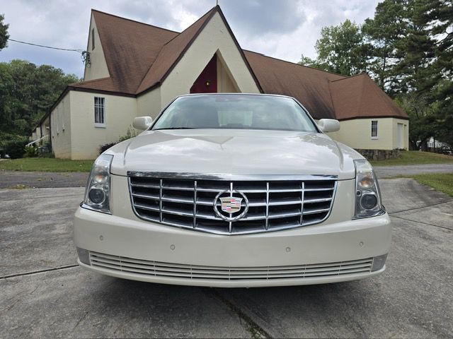 2011 Cadillac DTS Image 20