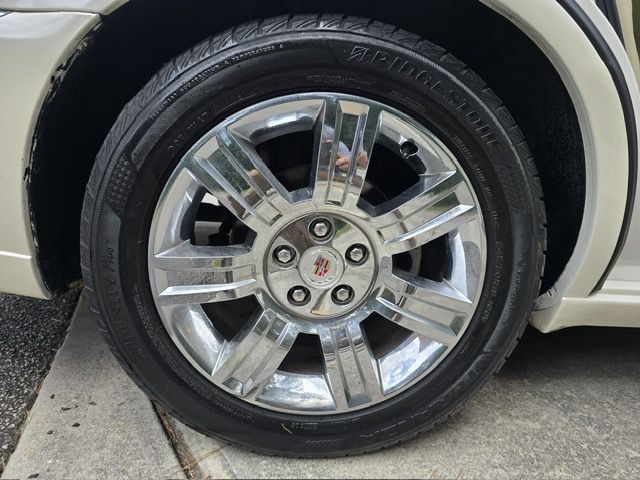 2011 Cadillac DTS Image 27