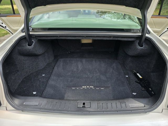 2011 Cadillac DTS Image 39